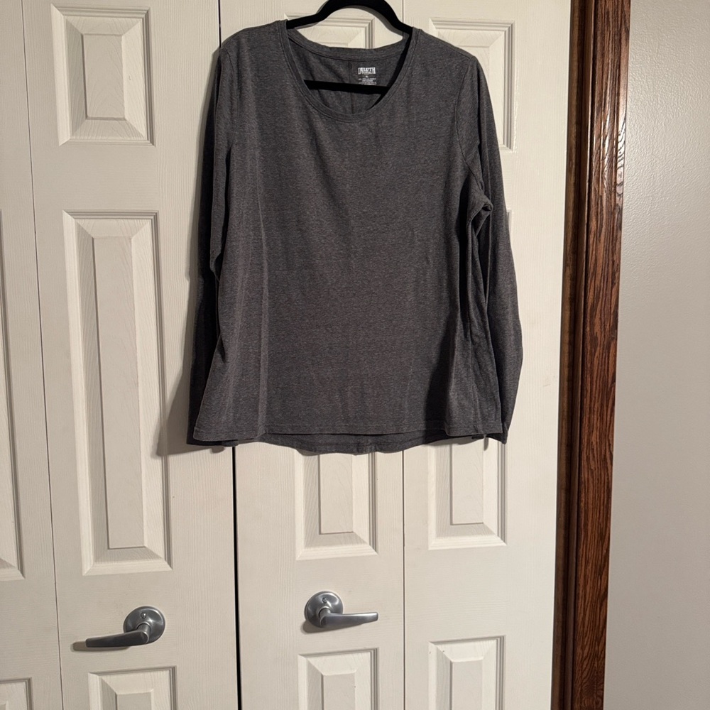 Duluth Trading Co Gray Long Sleeve Tee